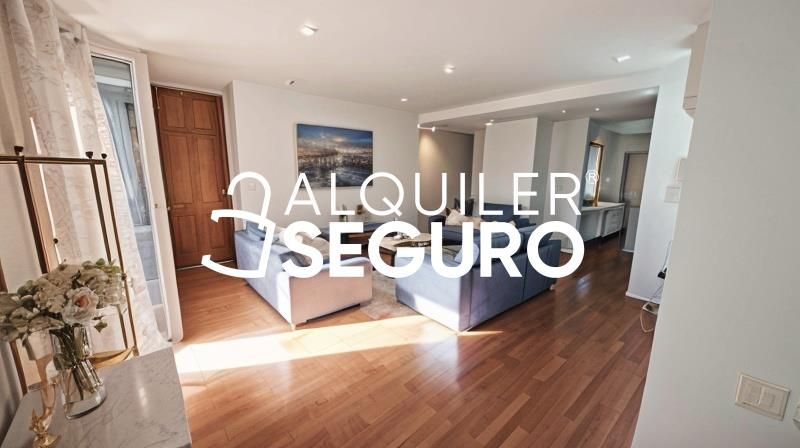 Living room of Attic to rent in  Madrid Capital  with Air Conditioner, Heating and Terrace