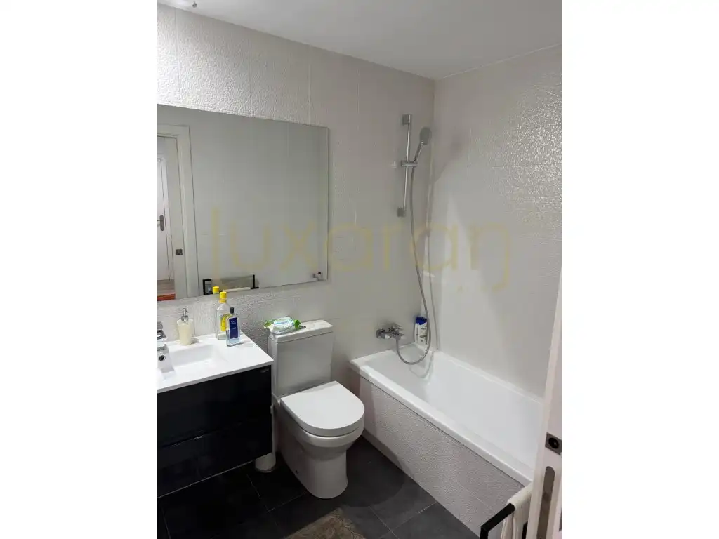 Piso con ascensor en venta en Calle Carme Laforet 4, imagen 20