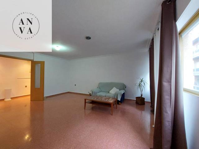 Piso en Alquiler en Calle de la Virgen de Lourdes en Santo Domigo