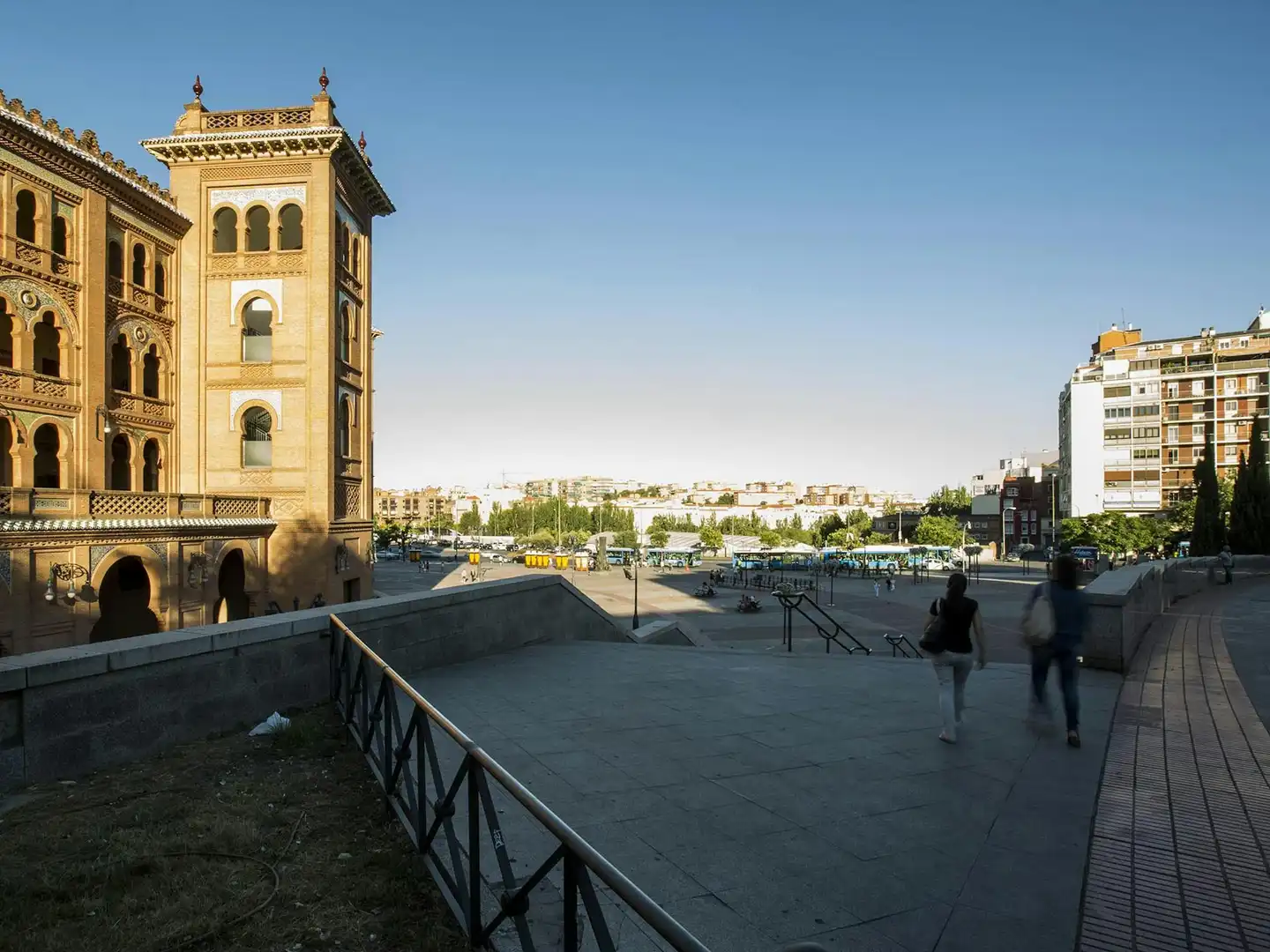 Außenansicht von Wohnung zur Miete in Madrid mit Klimaanlage, Heizung und Möbliert