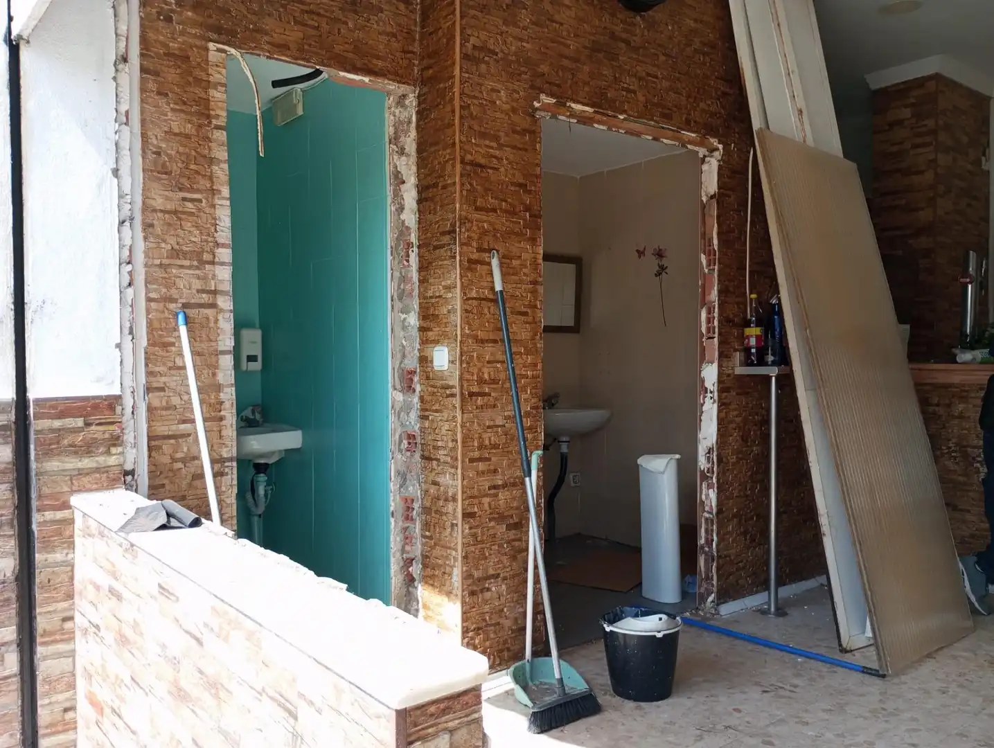 Badezimmer von Geschaftsraum zum Verkauf in La Línea de la Concepción