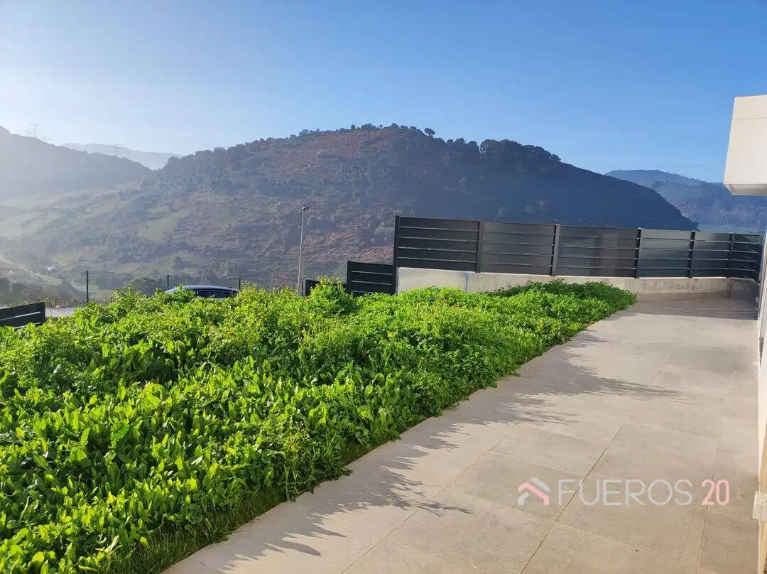 Casa adosada en venta en Zierbena con Calefacción, Jardín privado y Terraza