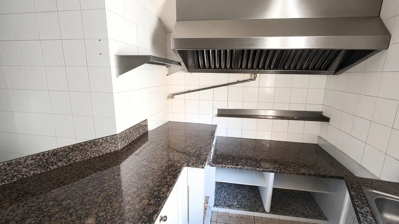 Cocina de Dúplex en venta en La Bisbal d'Empordà con Terraza, Balcón y Internet