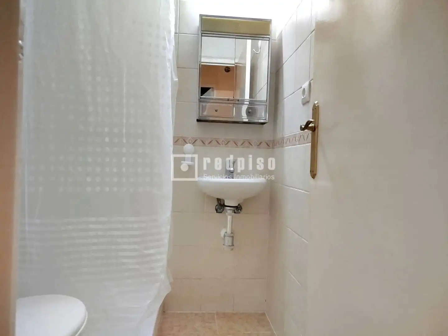 Bathroom of Flat for rent in Sevilla  with Air Conditioner, Private garden and Terrace