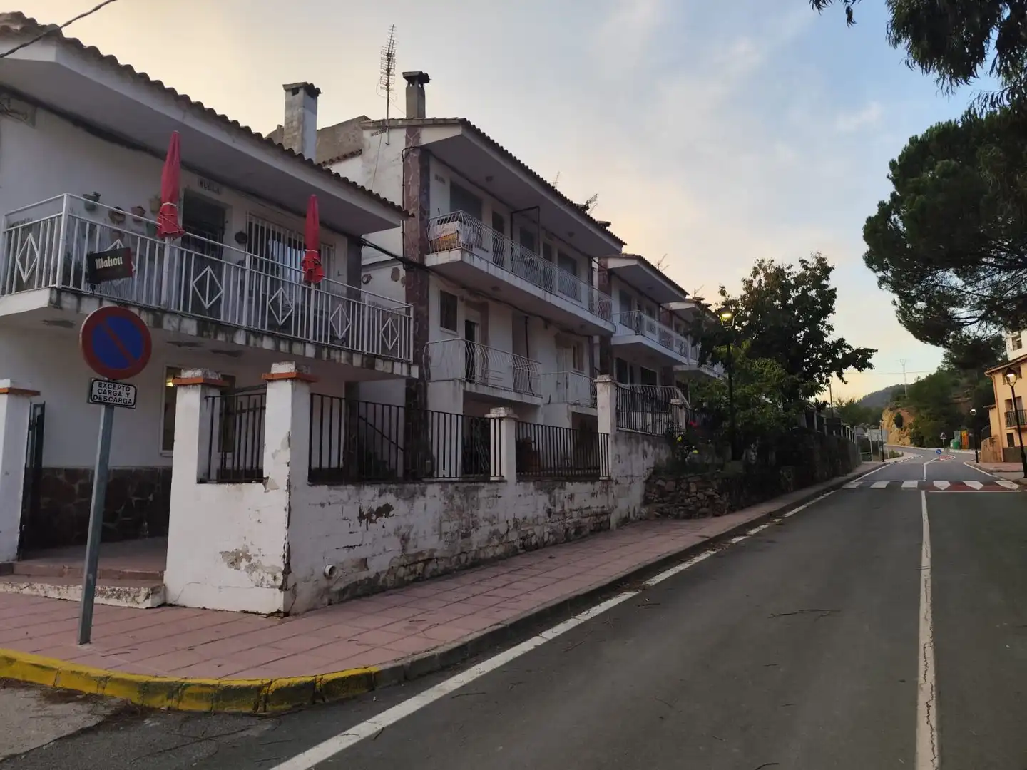 Vista exterior de Edifici en venda en Ayódar