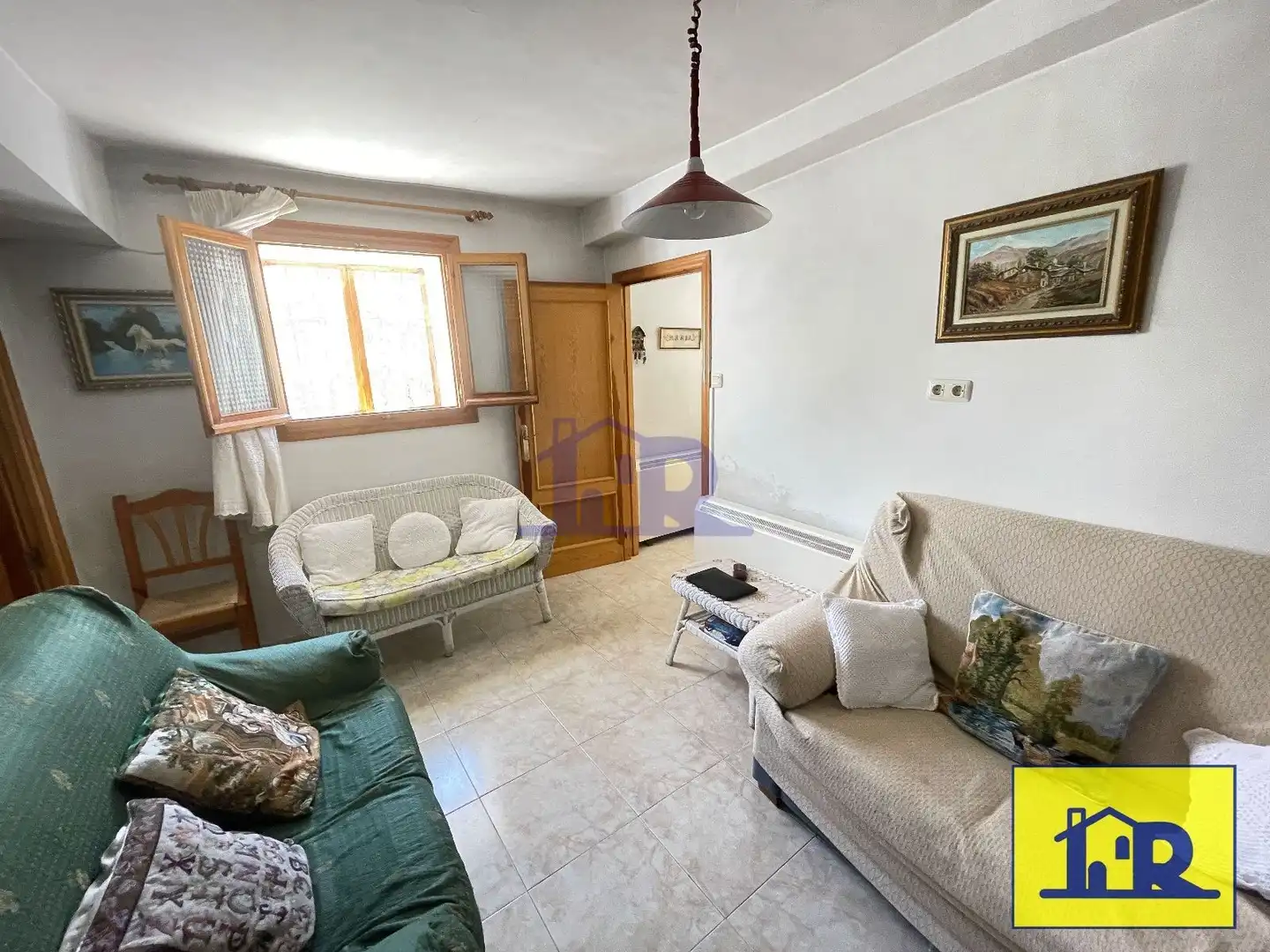 Sala d'estar de Casa o xalet en venda en Villalba de la Sierra amb Calefacció i Traster