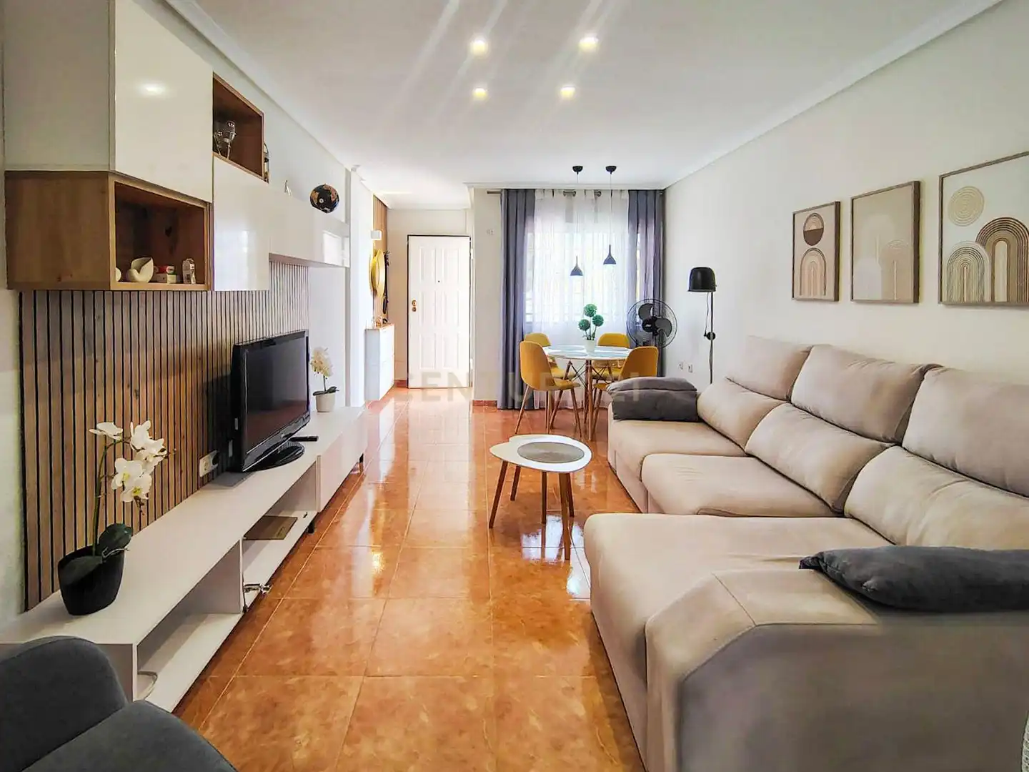 Living room of Apartments for rent in Elche / Elx  with Air Conditioner, Oven and Washing machine
