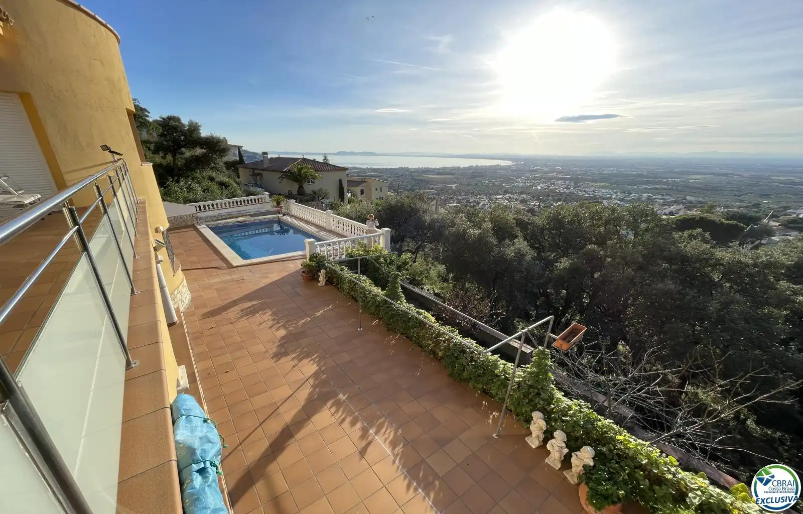 Villa con piscina in vendita a Calle Alacant 38