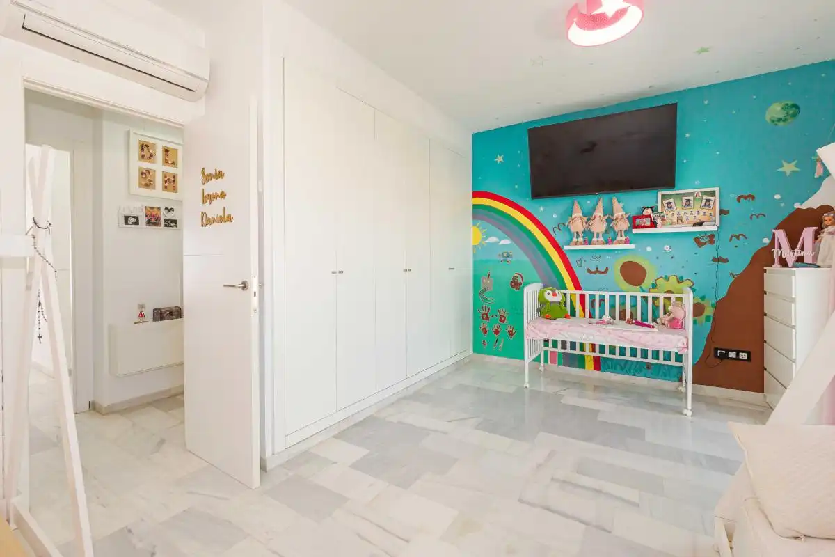 Habitación de Casa o chalet en venta en Huévar del Aljarafe con Aire acondicionado, Calefacción y Jardín privado