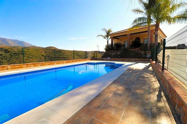 Casa-chalet en Alquiler en La Atalaya en Mijas pueblo