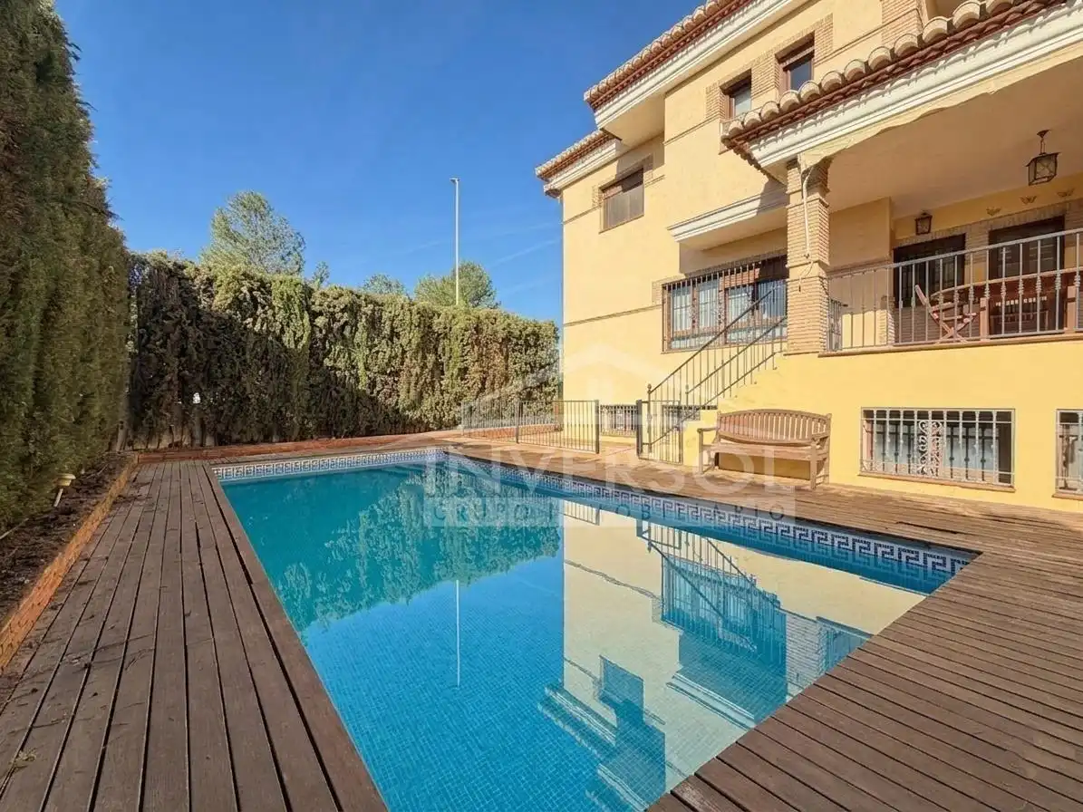 Vista exterior de Casa o chalet en venta en Maracena con Aire acondicionado, Calefacción y Jardín privado