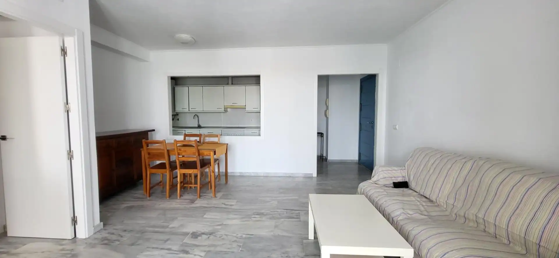 Sala d'estar de Apartament de lloguer en Marbella amb Jardí privat, Terrassa i Moblat