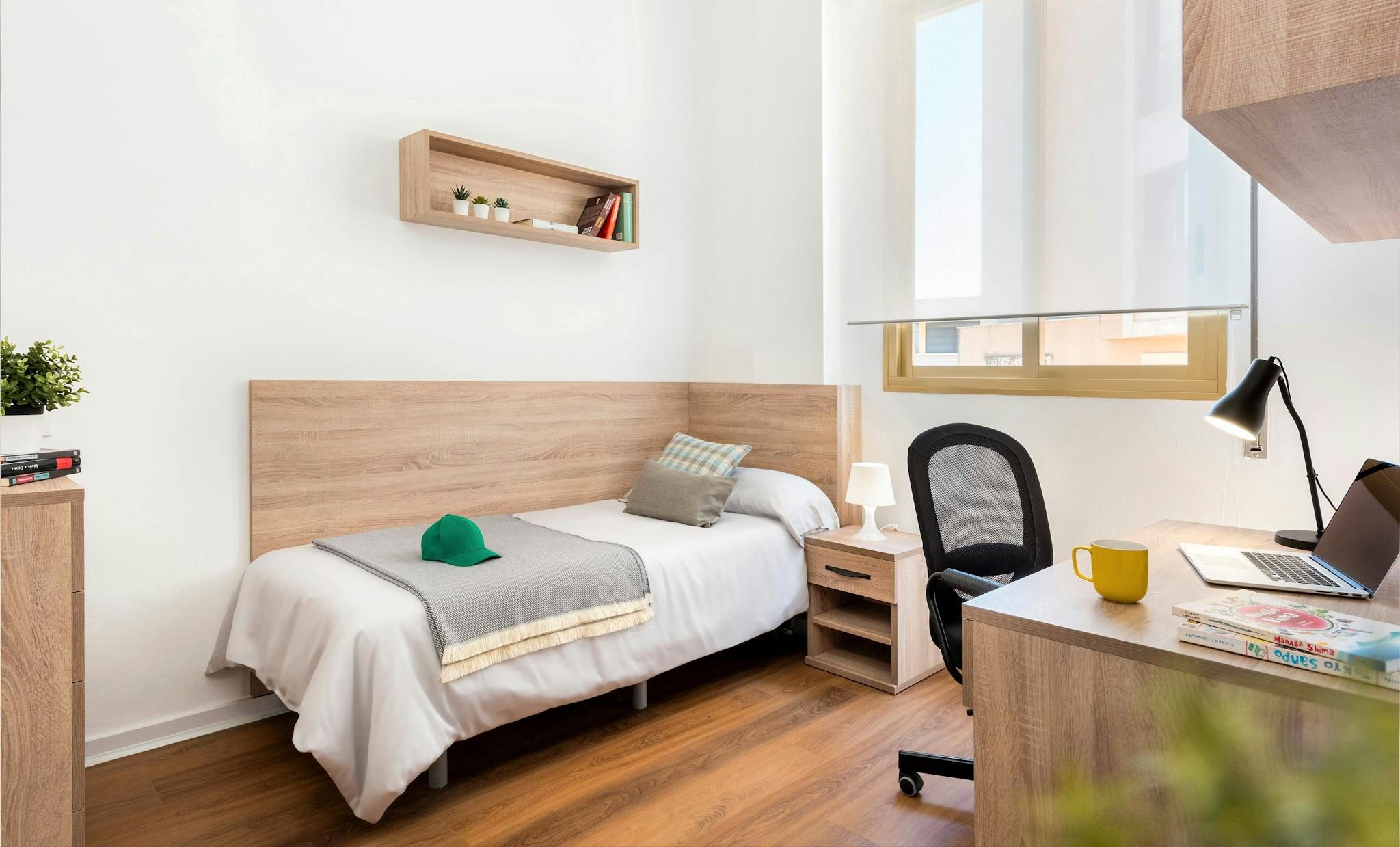 Bedroom of Flat to share in  Sevilla Capital  with Air Conditioner, Heating and Furnished