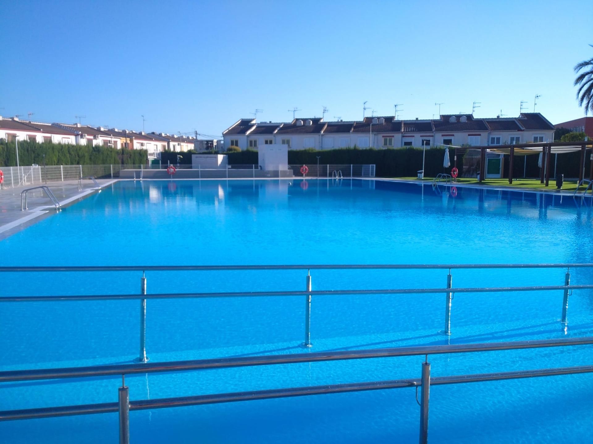 Swimming pool of Single-family semi-detached for sale in Los Alcázares  with Private garden