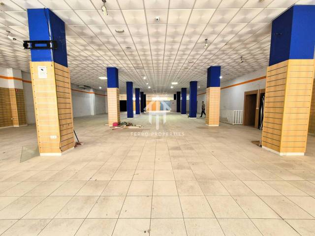 Local comercial en Alquiler en Avenida Andalucía en Loja