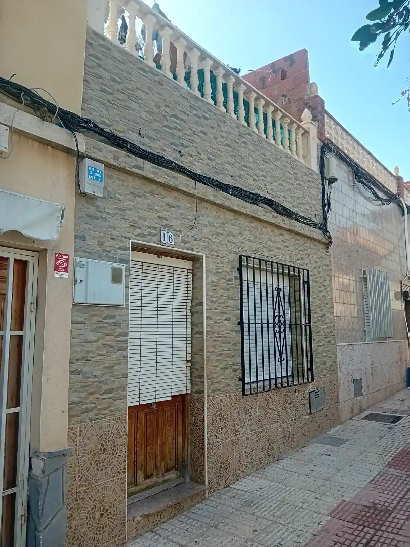 Vista exterior de Casa o xalet en venda en Cartagena amb Terrassa i Moblat