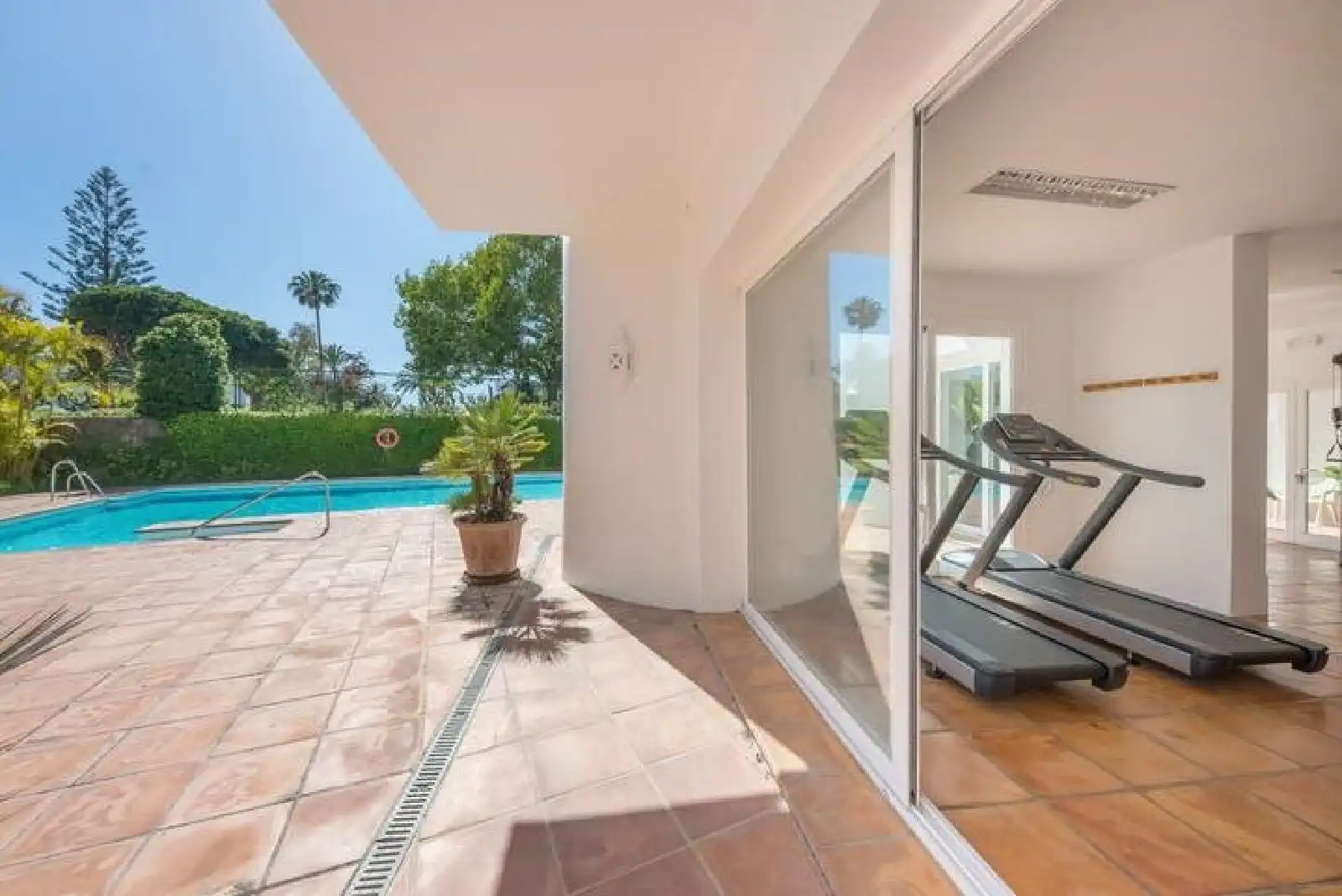 Garden of Ground floor for sale in Estepona  with Air Conditioner, Terrace and Swimming Pool