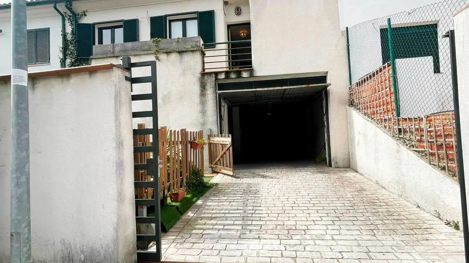 Exterior view of Houses for sale in Córdoba  with Air Conditioner, Heating and Swimming Pool