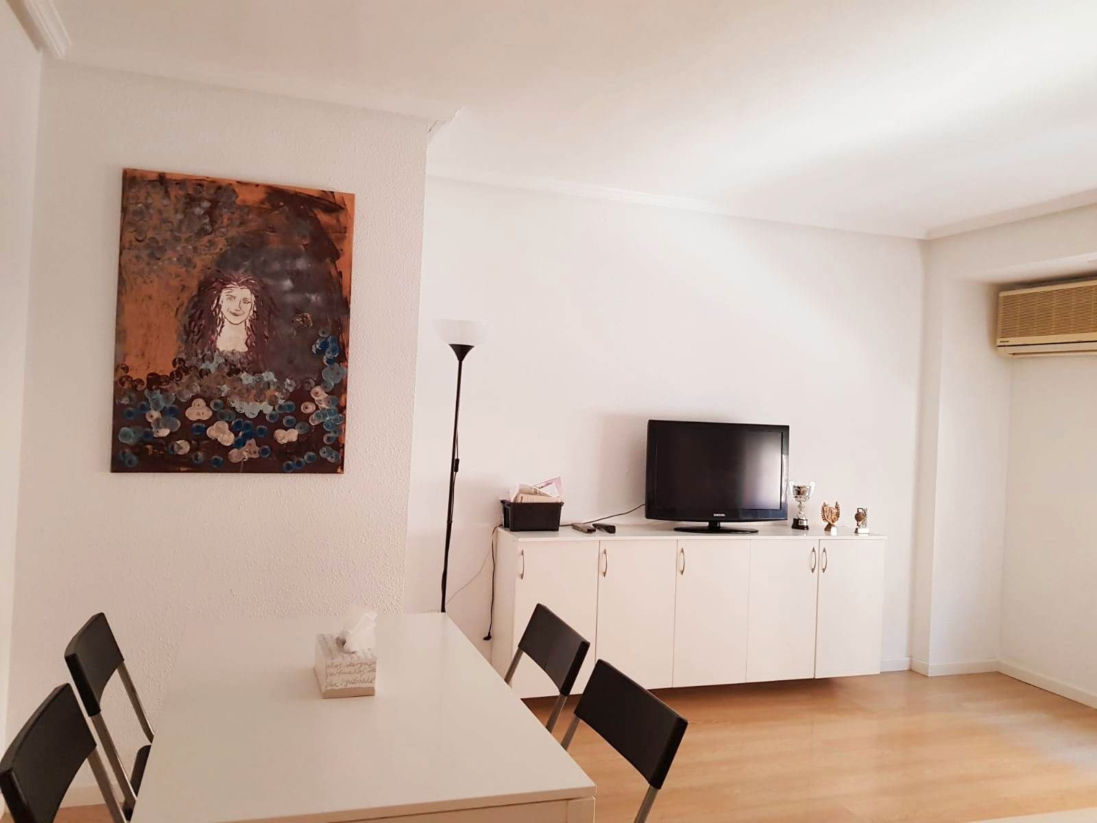 Sala d'estar de Pis de lloguer en  Zaragoza Capital amb Calefacció, Parquet i Moblat