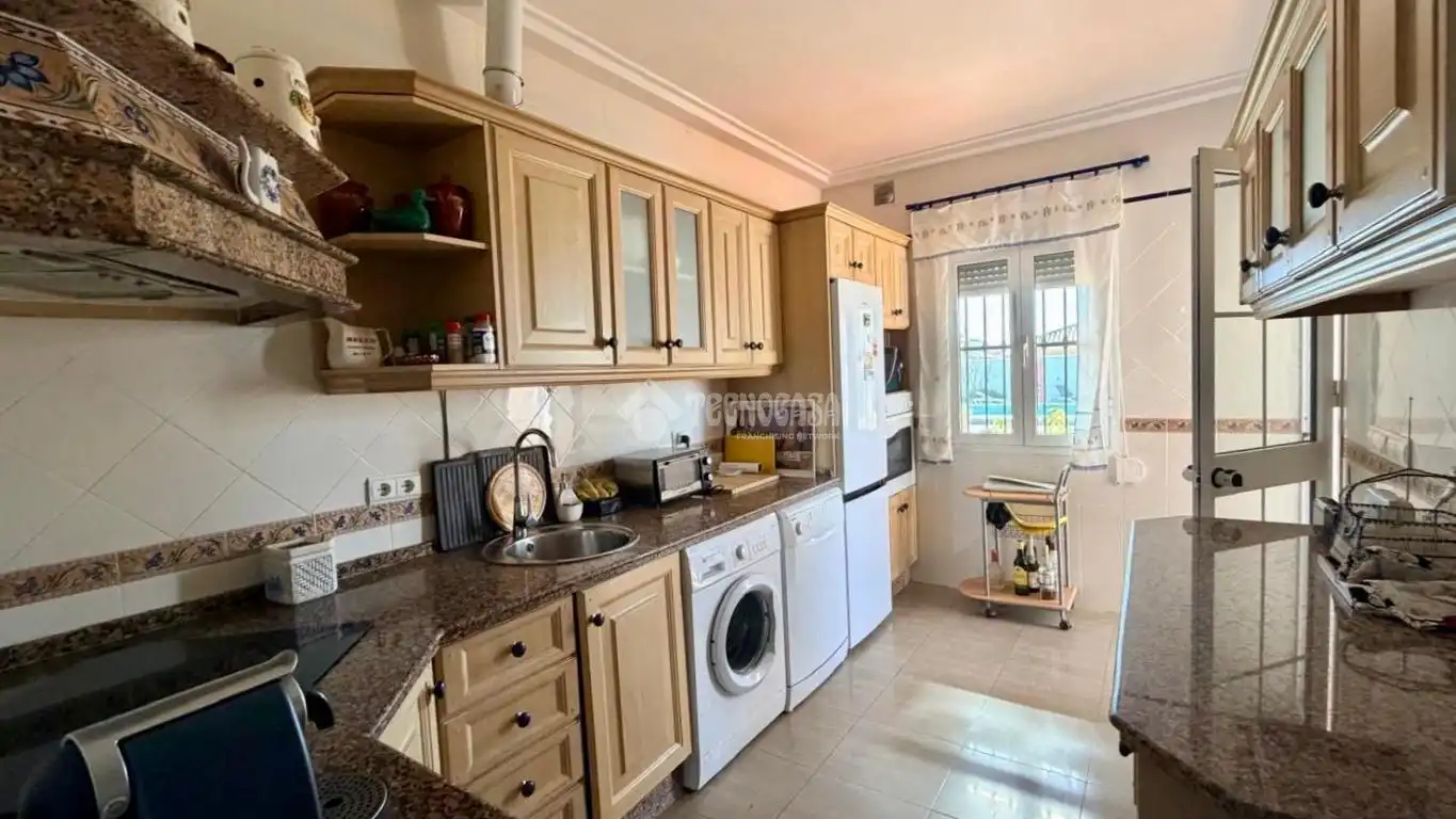 Casa con jardín en venta en Núcleo urbano, imagen 6