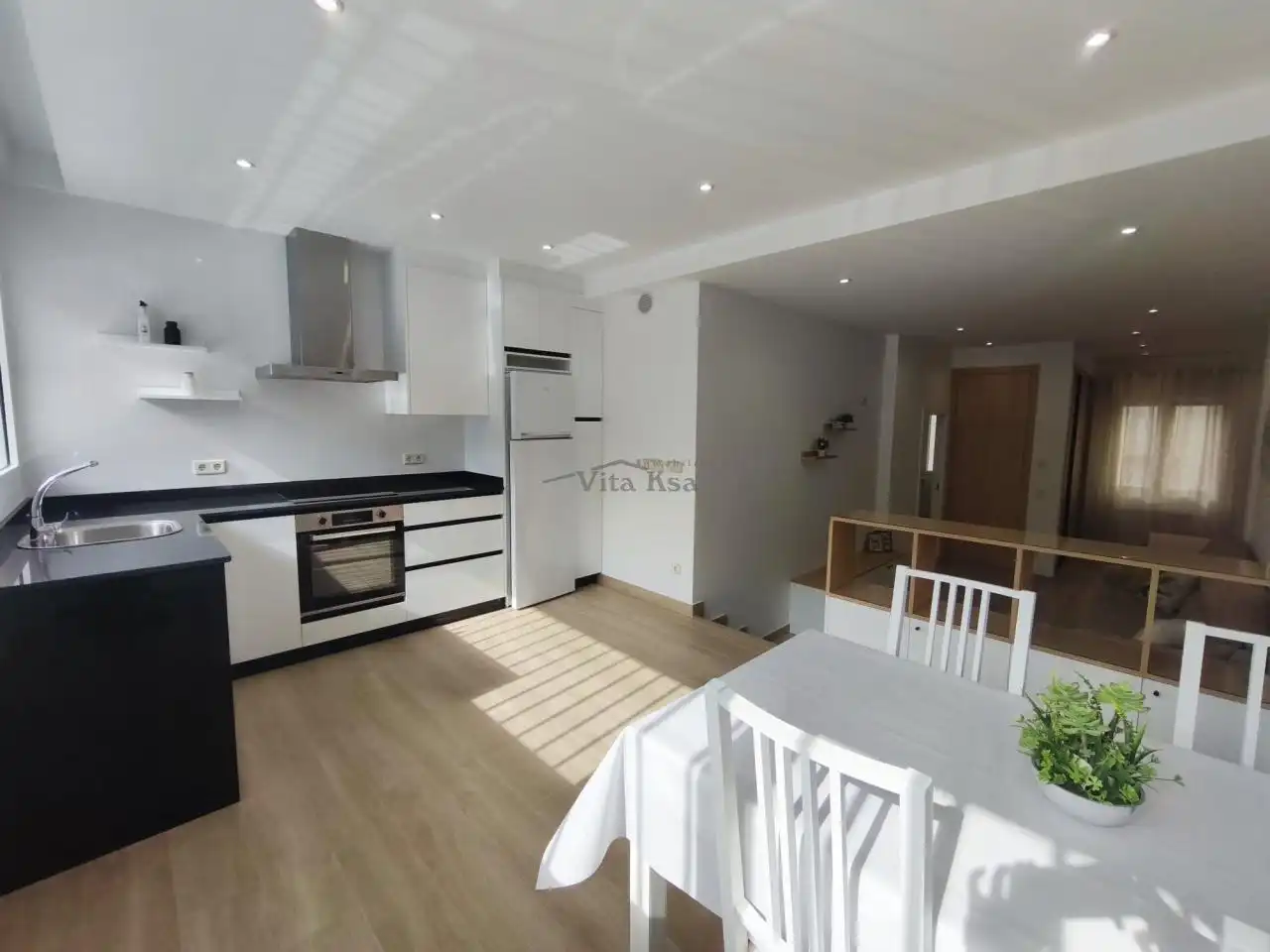 Cuina de Apartament de lloguer en Ourense Capital  amb Aire condicionat, Calefacció i Moblat