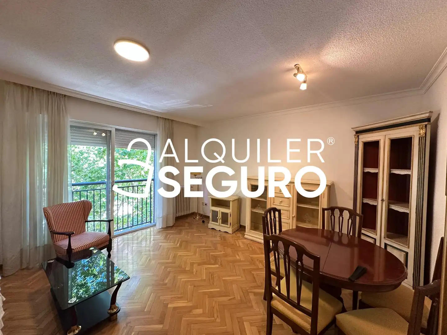 Schlafzimmer von Wohnung zur Miete in Madrid mit Heizung, Schwimmbad und Möbliert