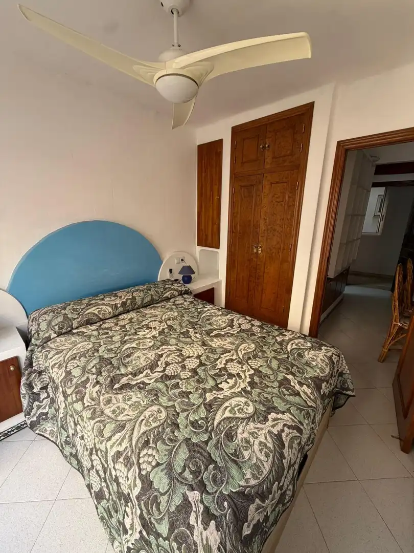 Habitación de Apartamento en venta en Torrevieja con Aire acondicionado y Amueblado