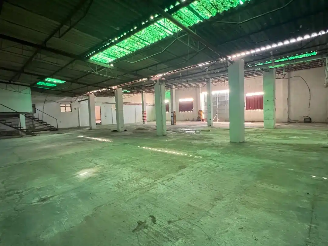 Industrial building to rent in Calle Acebo 2, imagen 2