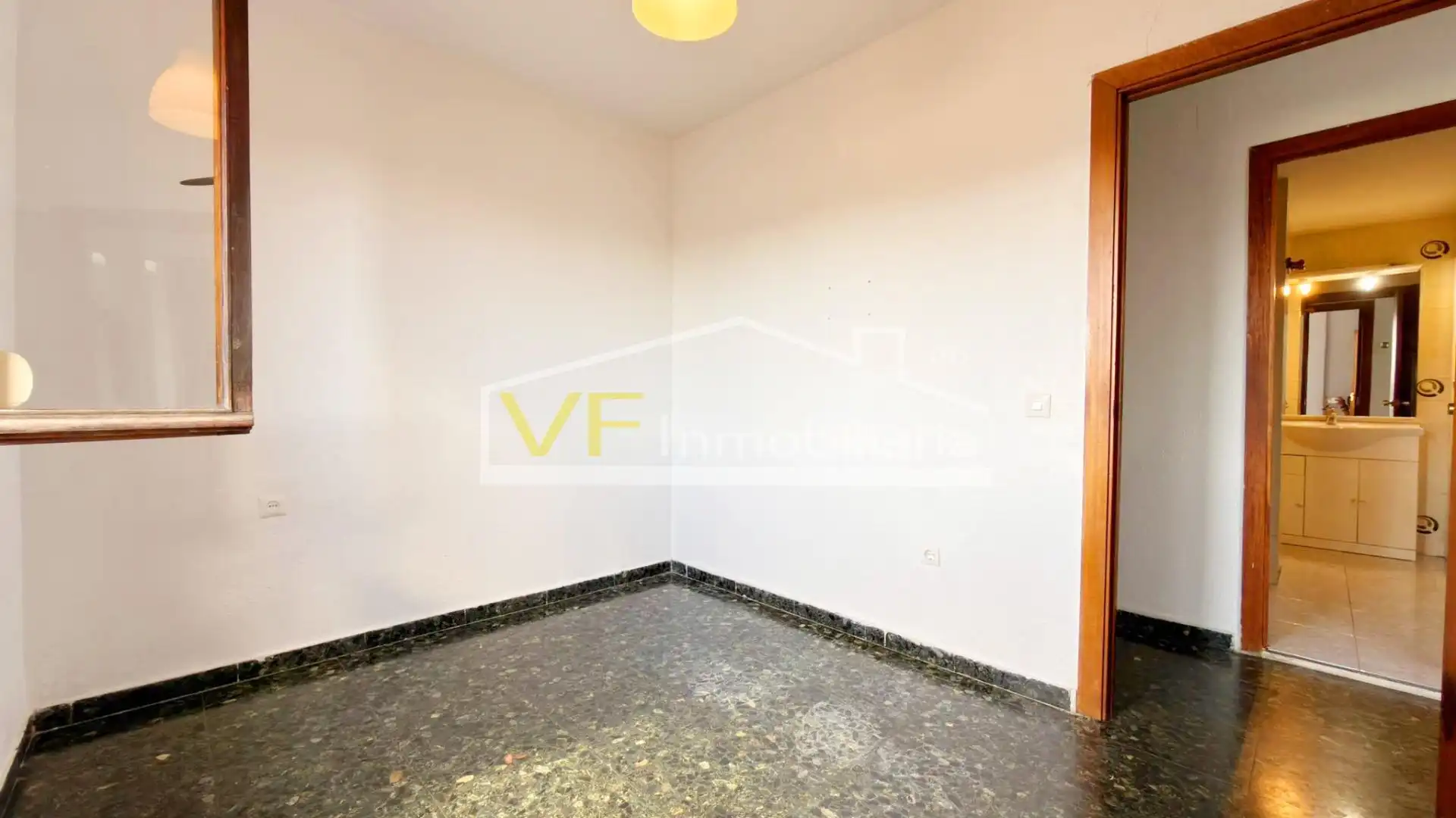 Habitación de Piso en venta en Málaga con Balcón y Piscina comunitaria