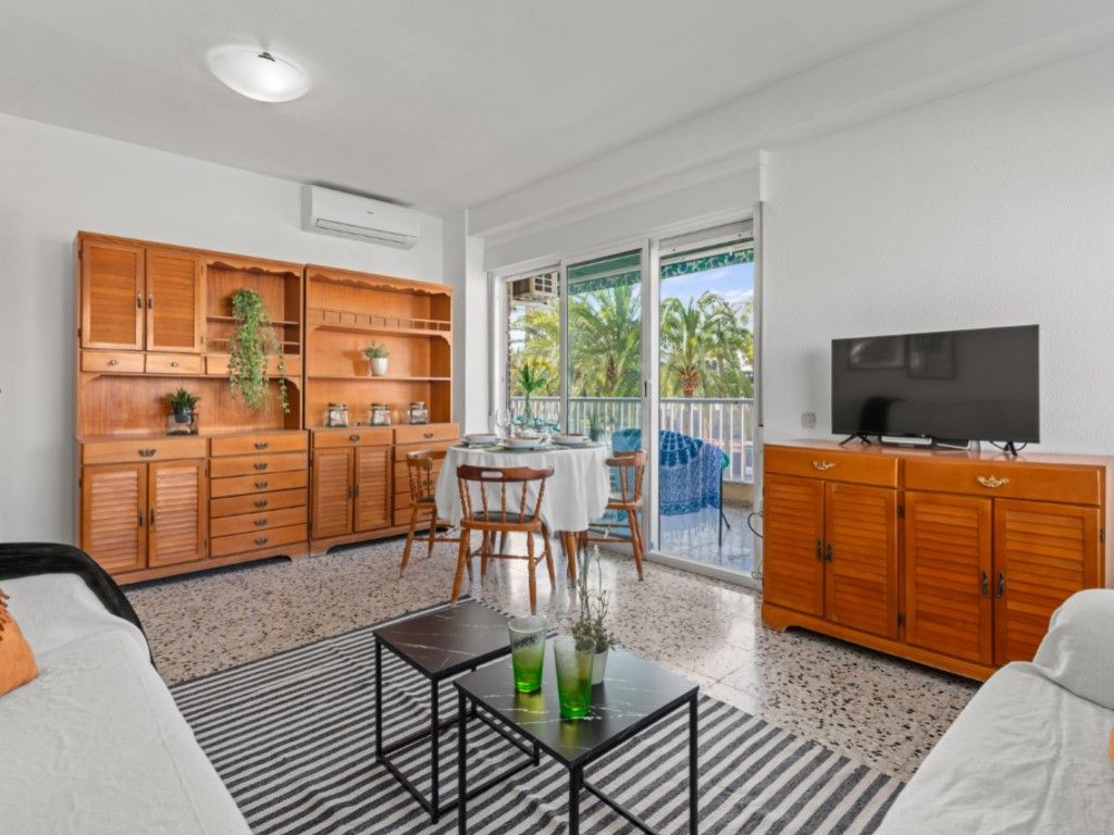 Dormitori de Apartament en venda en El Campello amb Aire condicionat i Terrassa