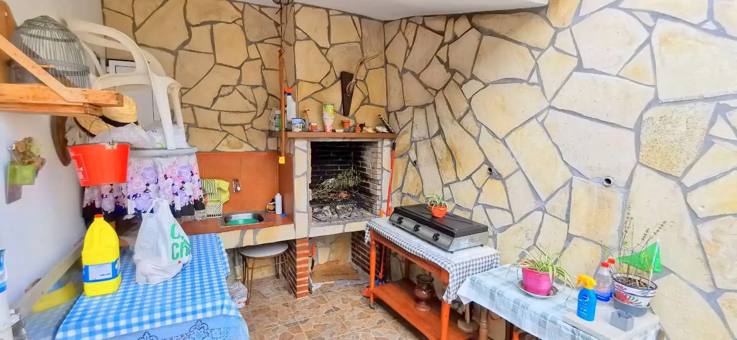 Cuina de Casa o xalet en venda en Canillas de Aceituno amb Jardí privat, Terrassa i Traster
