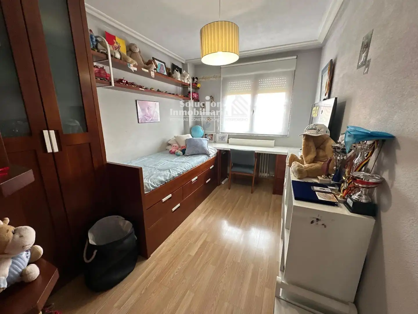 Schlafzimmer von Einfamilien-Reihenhaus zum Verkauf in Salamanca mit Heizung, Privatgarten und Möbliert
