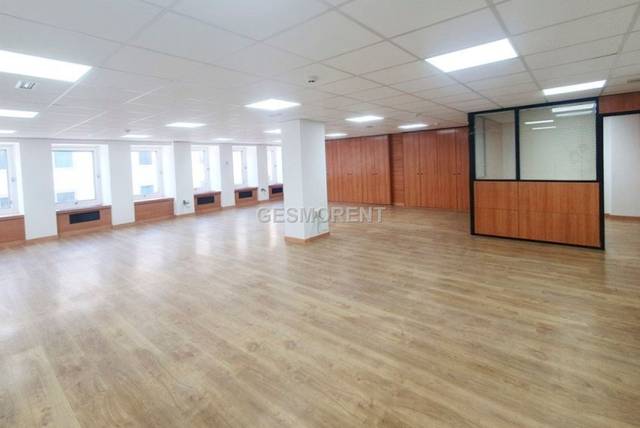 Oficina en Alquiler en Cortes - Huertas