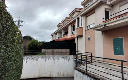 Vista exterior de Àtic en venda en Piélagos amb Calefacció, Terrassa i Traster