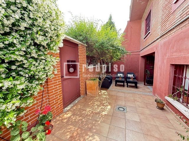 Jardí de Casa o xalet en venda en  Madrid Capital amb Traster