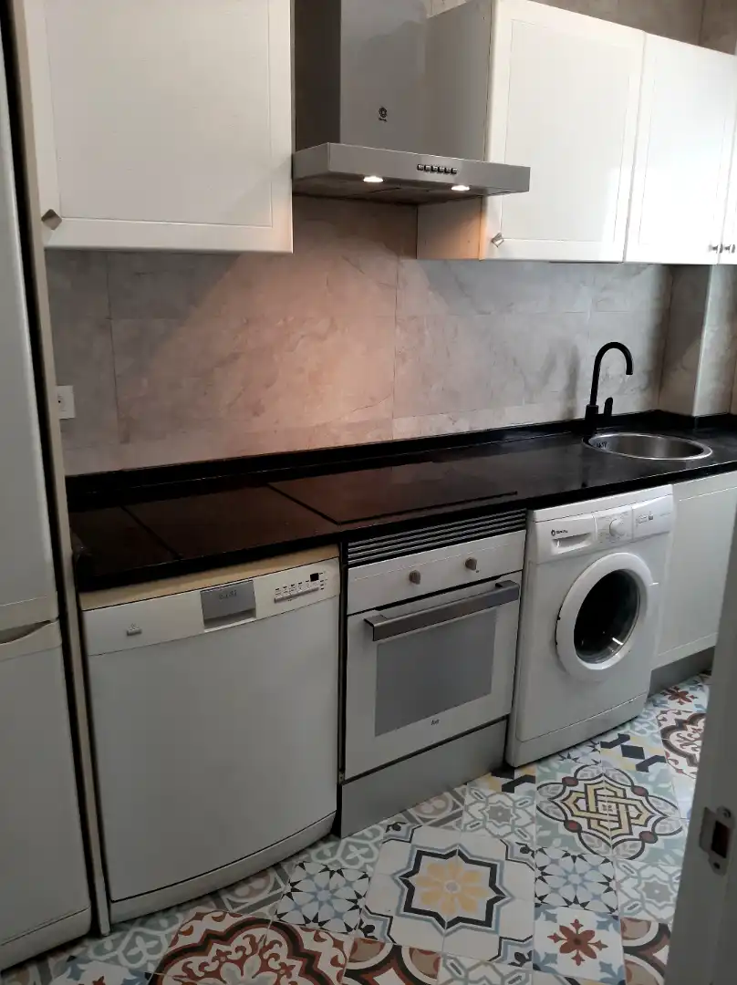 Cocina de Piso de alquiler en Zaragoza con Calefacción, Amueblado y Horno