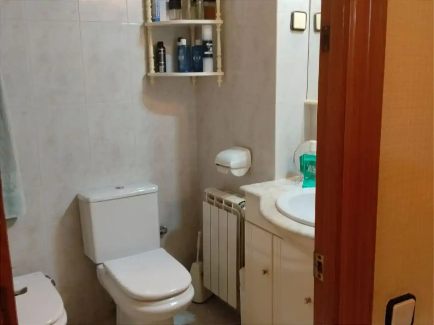 Bathroom of Flat for sale in Castellar del Vallès  with Air Conditioner