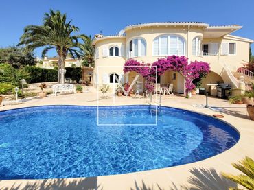 Bungalow avec balcon à vendre à Cometa