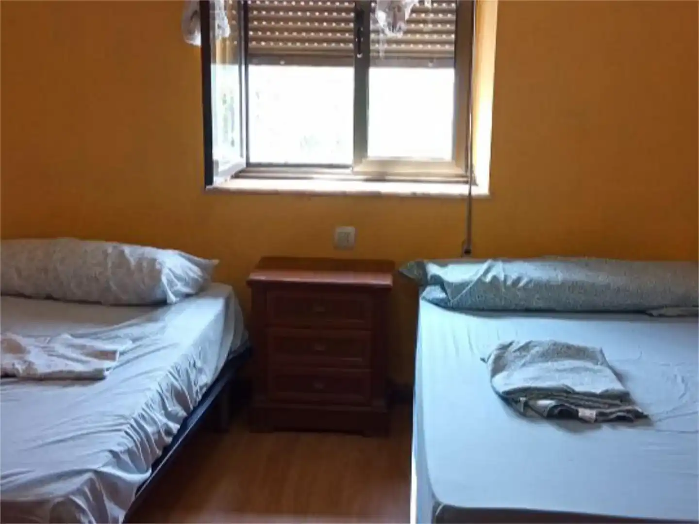 Habitación de Casa o chalet para compartir en Gijón  con Jardín privado, Trastero y Amueblado