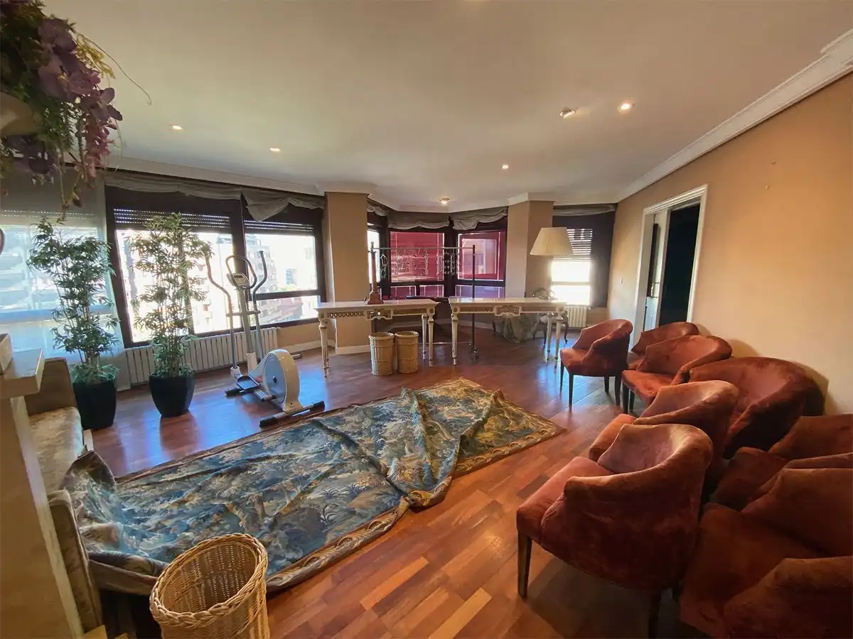 Sala de estar de Piso en venta en Oviedo  con Calefacción