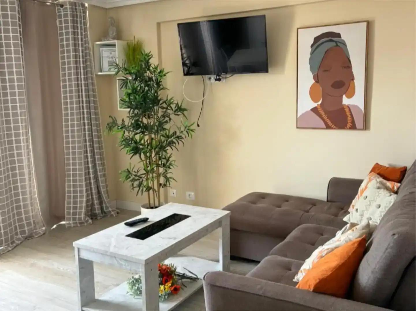 Wohnzimmer von Wohnung zur Miete in Arona mit Balkon