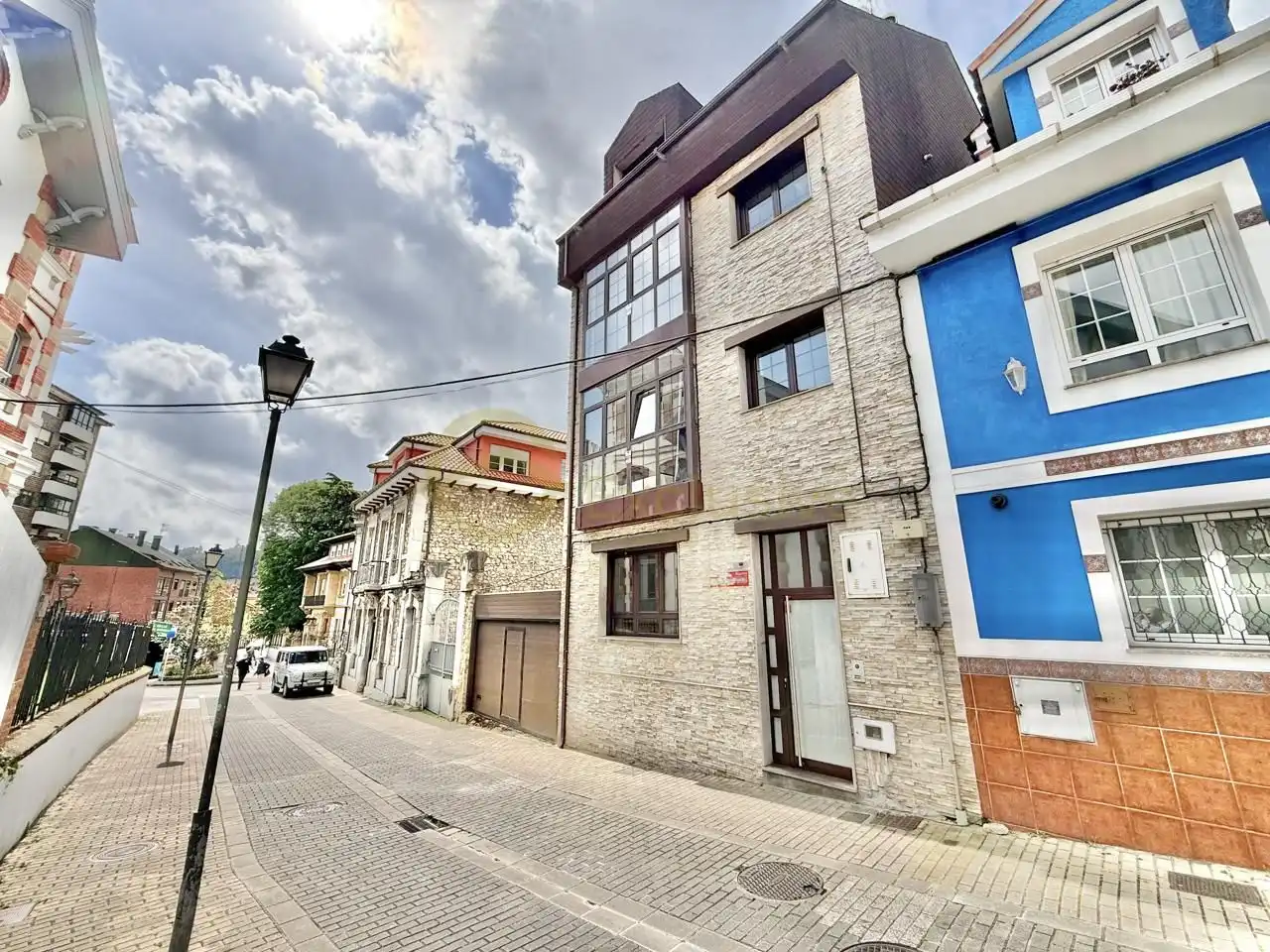 Vista exterior de Casa o chalet en venta en Avilés con Calefacción, Parquet y Trastero