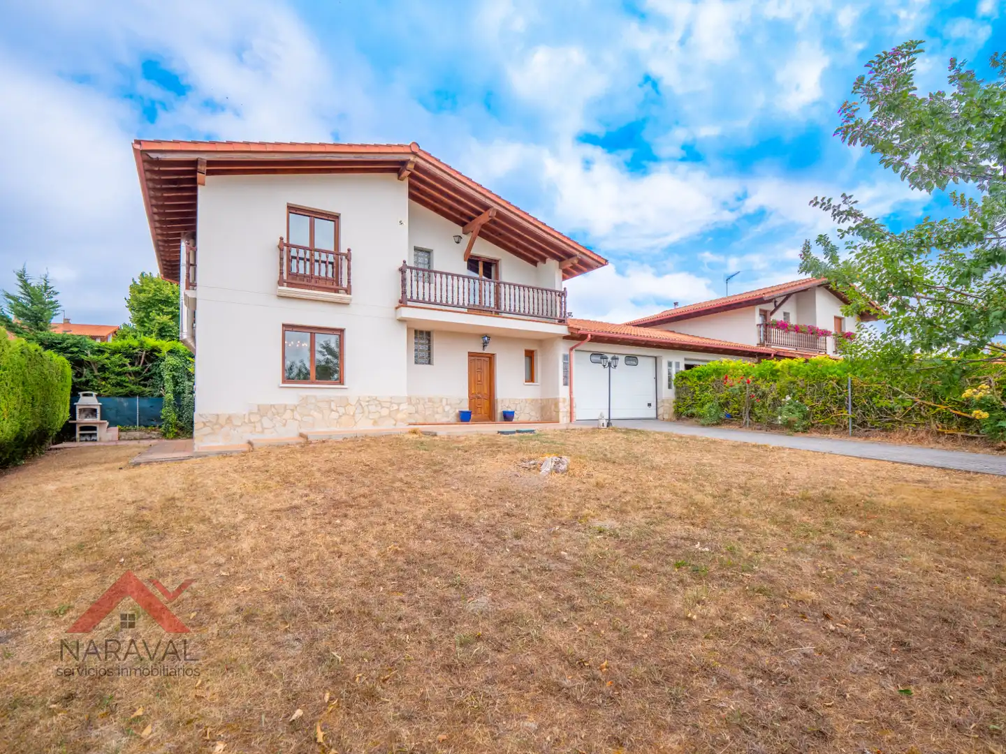 Vista exterior de Casa o xalet en venda en Zigoitia amb Calefacció, Jardí privat i Parquet