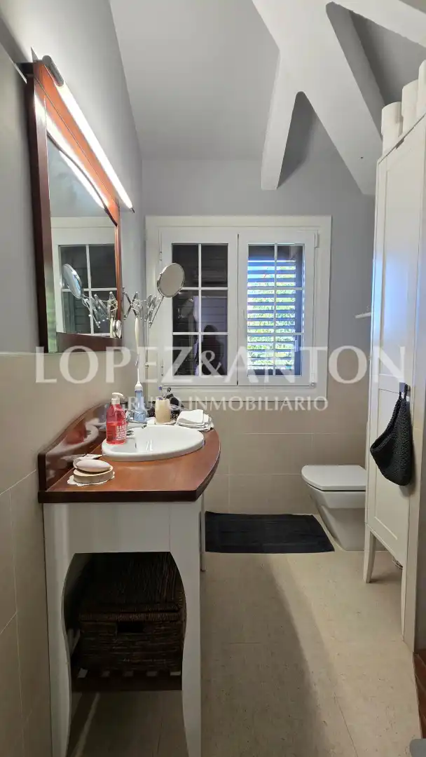 Badezimmer von Haus oder Chalet zum Verkauf in L'Eliana mit Klimaanlage, Heizung und Privatgarten