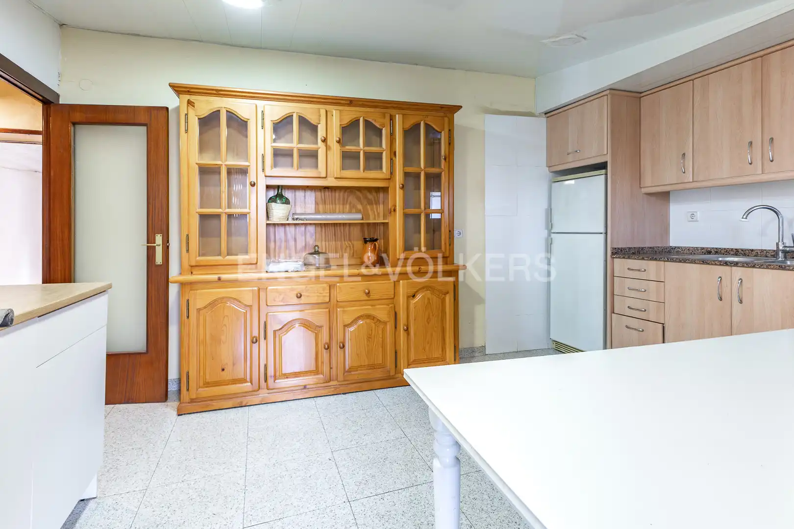 Cuina de Casa adosada en venda en Santa Coloma de Gramenet amb Aire condicionat, Calefacció i Jardí privat