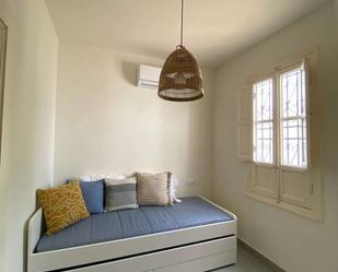 Bedroom of Flat to share in  Valencia Capital  with Air Conditioner and Terrace