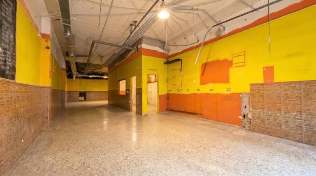 Local comercial en Alquiler en Calle Alfred Nobel, 15 en Los Tarahales - La Paterna