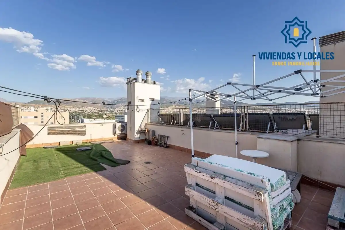 Penthouse mit Pool zum Verkauf in Avenida DE LA ILUSTRACION, imagen 2