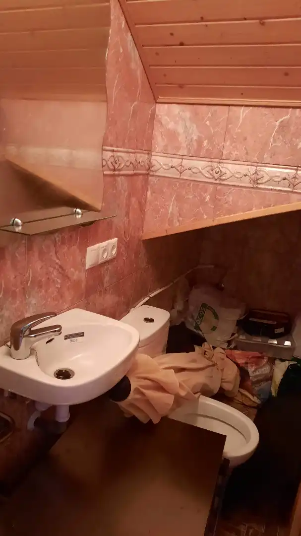 Badezimmer von Einfamilien-Reihenhaus zum Verkauf in Vinaròs mit Klimaanlage, Heizung und Privatgarten