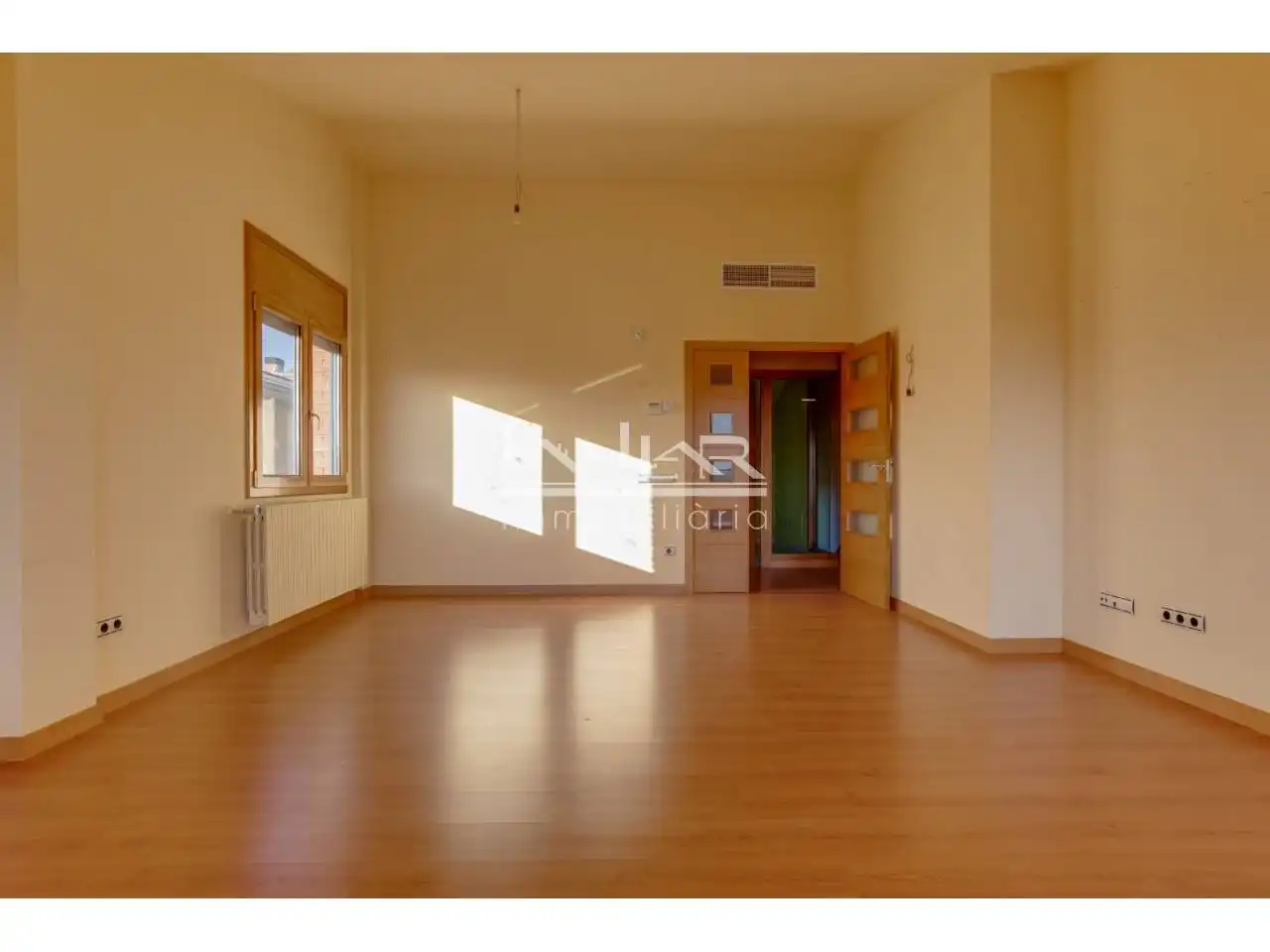 Sala de estar de Dúplex en venta en Vic con Aire acondicionado, Calefacción y Parquet